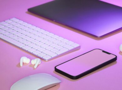 secure tech devices while traveling